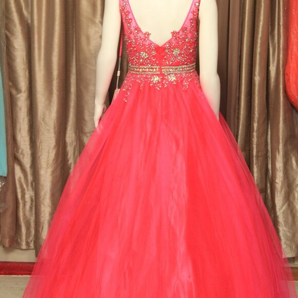 Dress - Picture 2 of 6